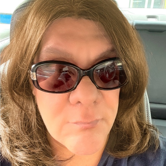 Meet your Posher, Nadine S - Picture 2 of 7